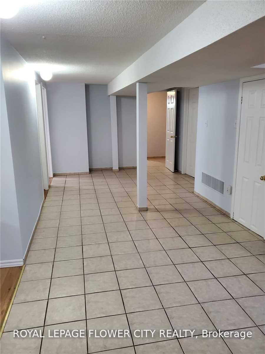 Photo 10 of Unit Basement, 859 Drysdale Drive, Mississauga, East Credit — HOMEH