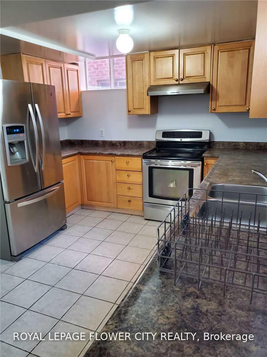 Photo 14 of Unit Basement, 859 Drysdale Drive, Mississauga, East Credit — HOMEH