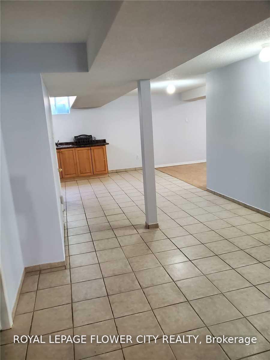 Photo 15 of Unit Basement, 859 Drysdale Drive, Mississauga, East Credit — HOMEH