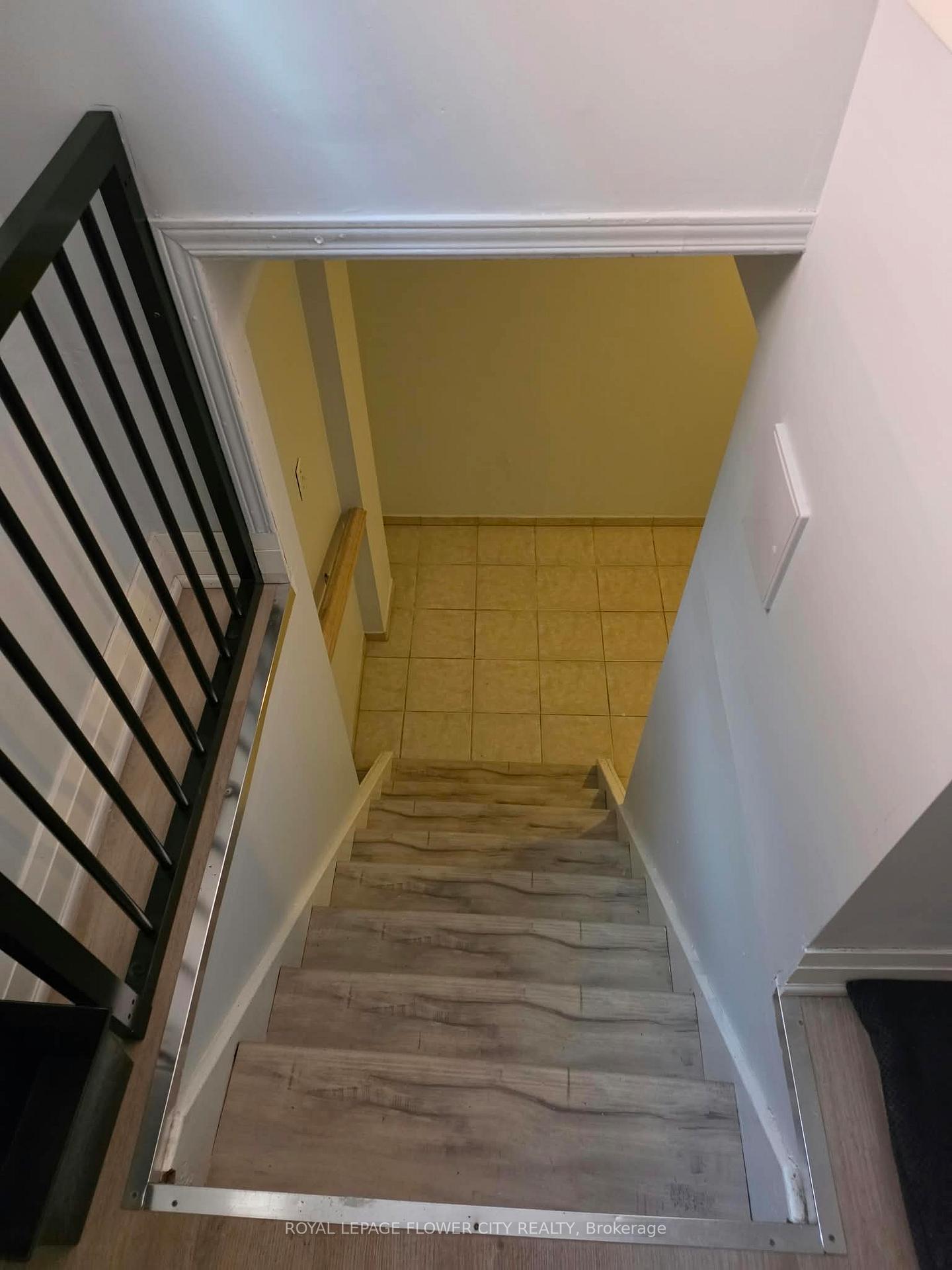 Photo 4 of Unit Basement, 859 Drysdale Drive, Mississauga, East Credit — HOMEH
