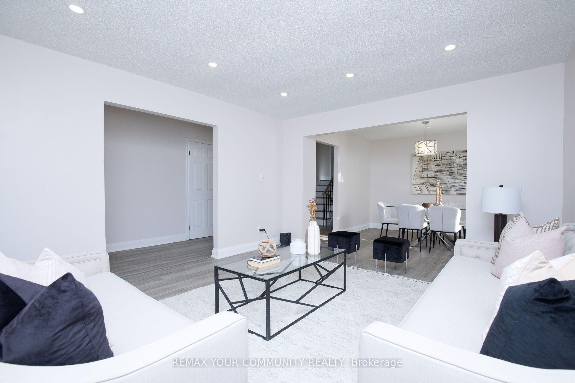 Photo 6 of 27 Moffatt Avenue, Brampton, Fletcher's West — HOMEH