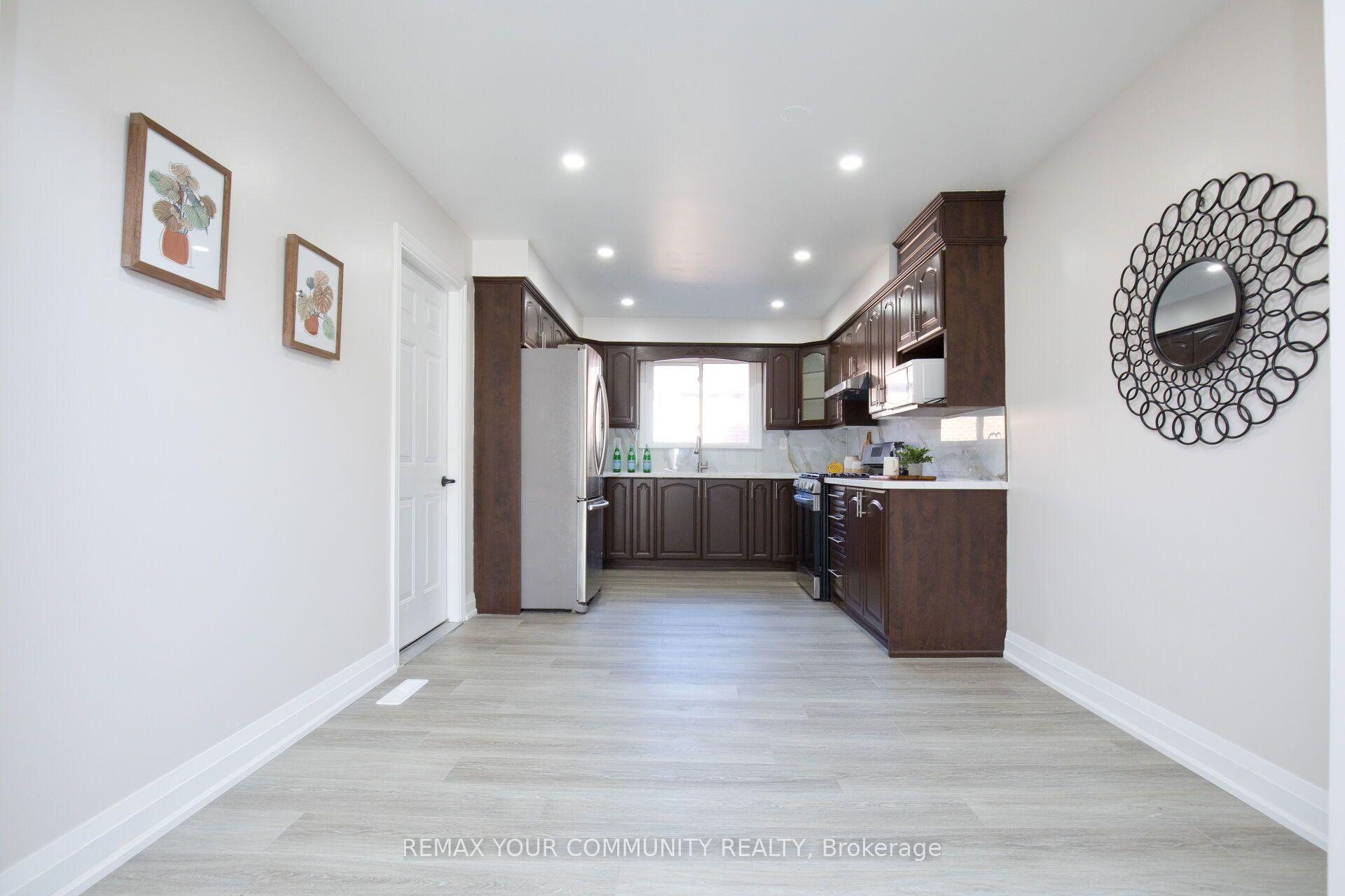 Photo 8 of 27 Moffatt Avenue, Brampton, Fletcher's West — HOMEH