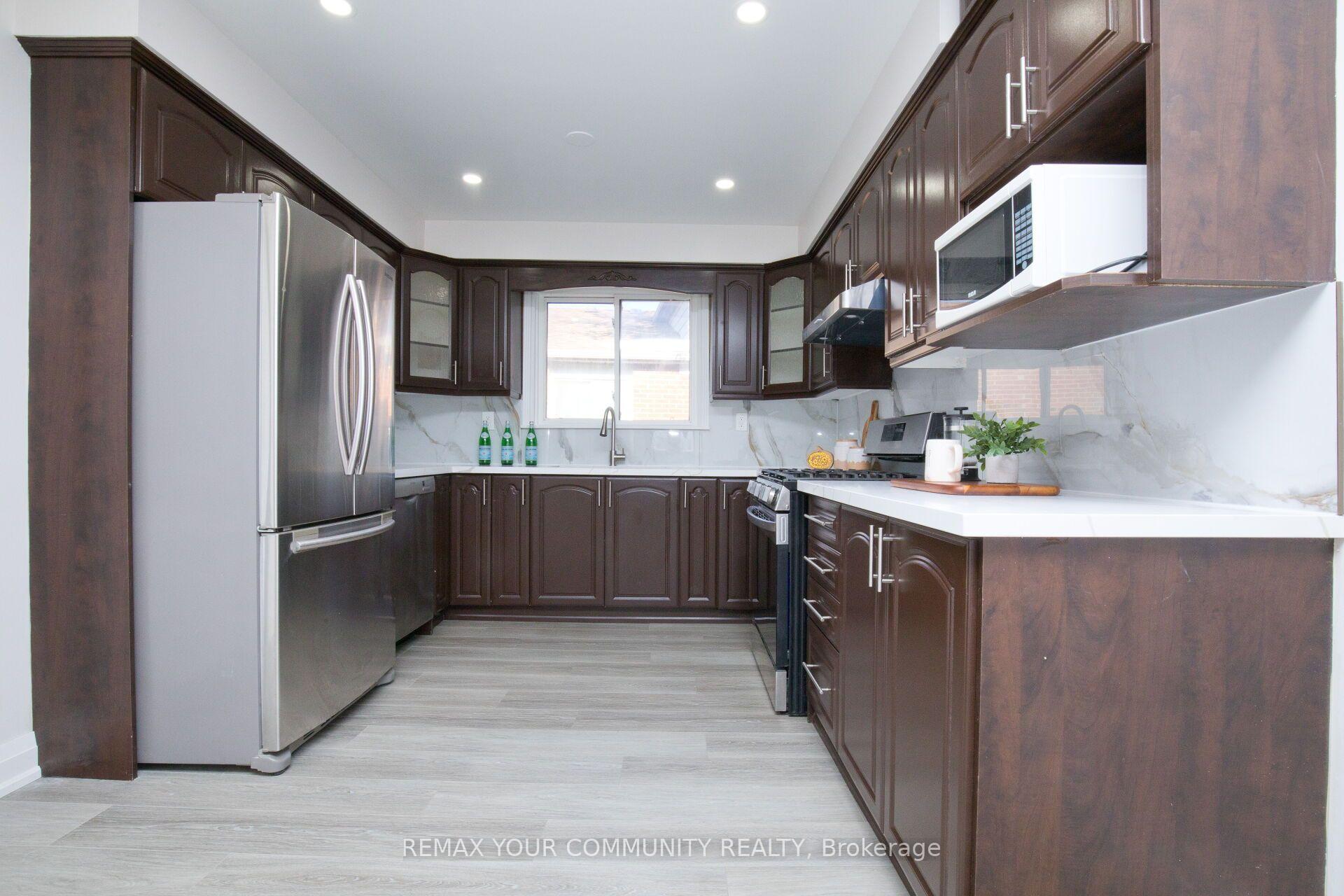 Photo 9 of 27 Moffatt Avenue, Brampton, Fletcher's West — HOMEH