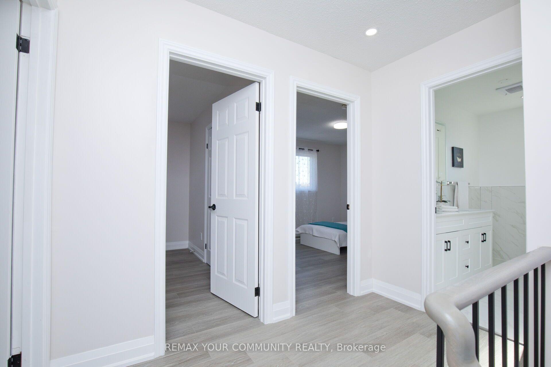 Photo 12 of 27 Moffatt Avenue, Brampton, Fletcher's West — HOMEH