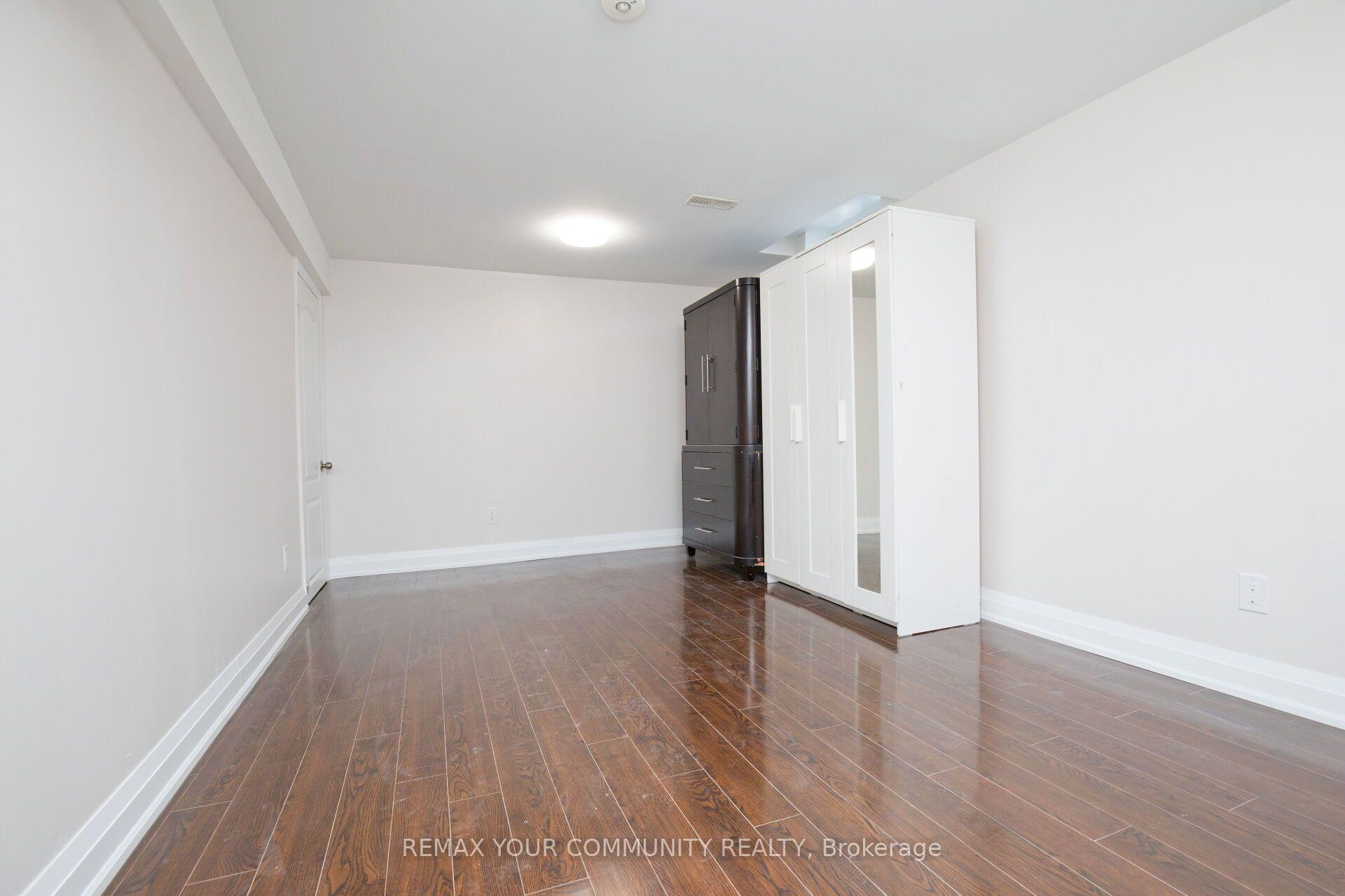 Photo 33 of 27 Moffatt Avenue, Brampton, Fletcher's West — HOMEH