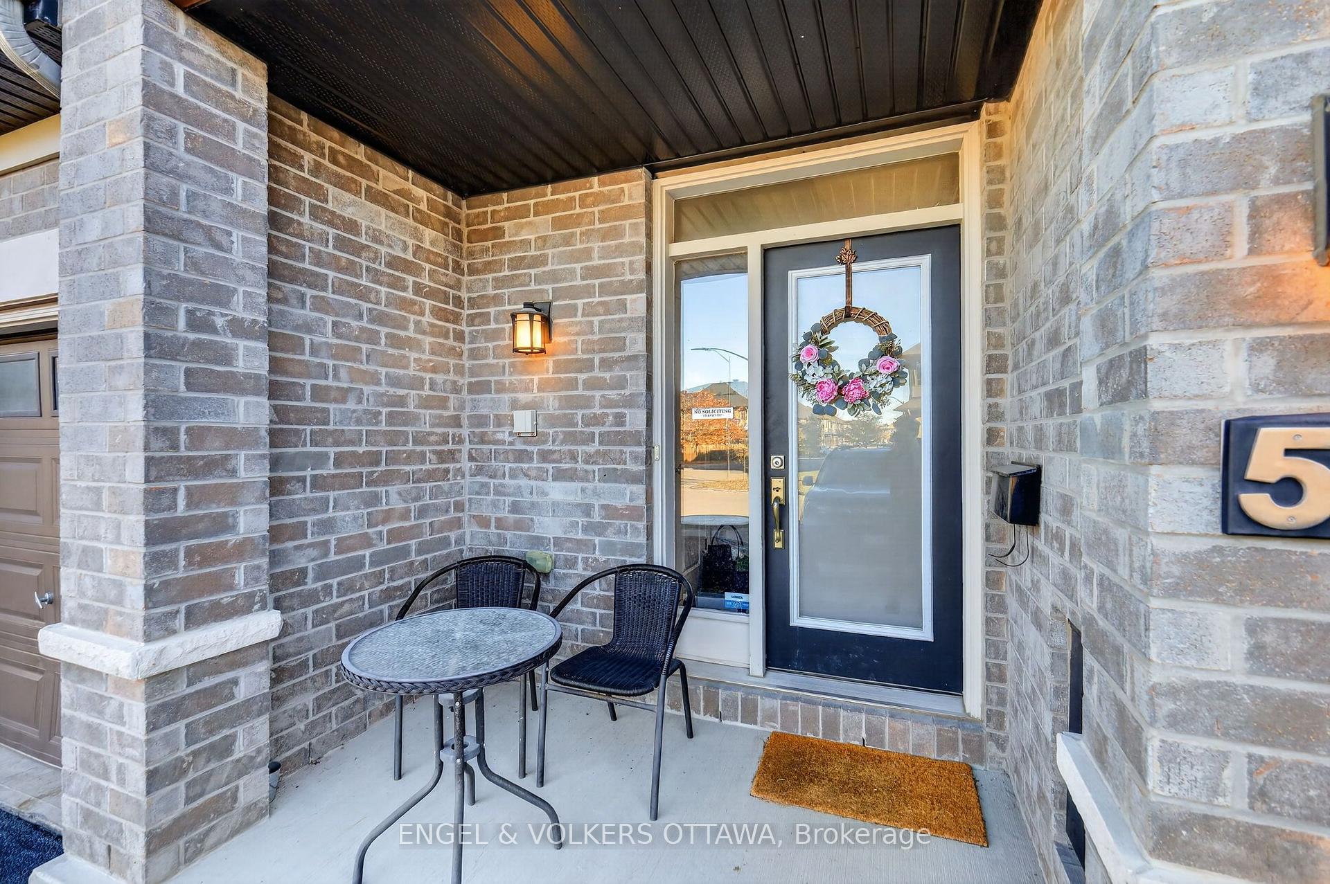 Photo 4 of 546 Rowers Way, Ottawa, Riverside South/Gloucester Glen — HOMEH