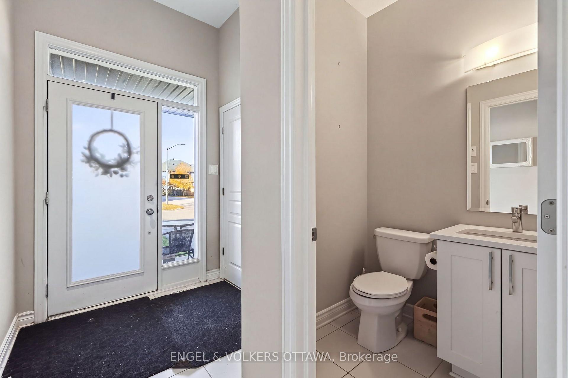 Photo 5 of 546 Rowers Way, Ottawa, Riverside South/Gloucester Glen — HOMEH