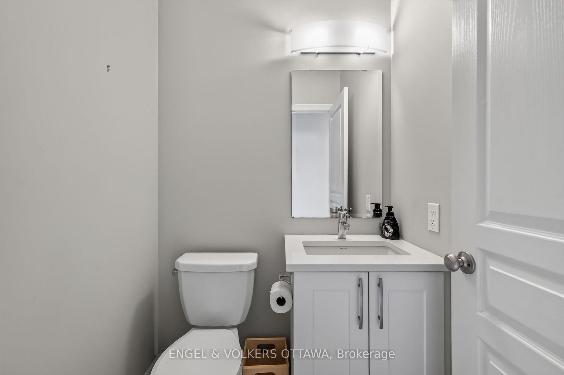 Photo 6 of 546 Rowers Way, Ottawa, Riverside South/Gloucester Glen — HOMEH