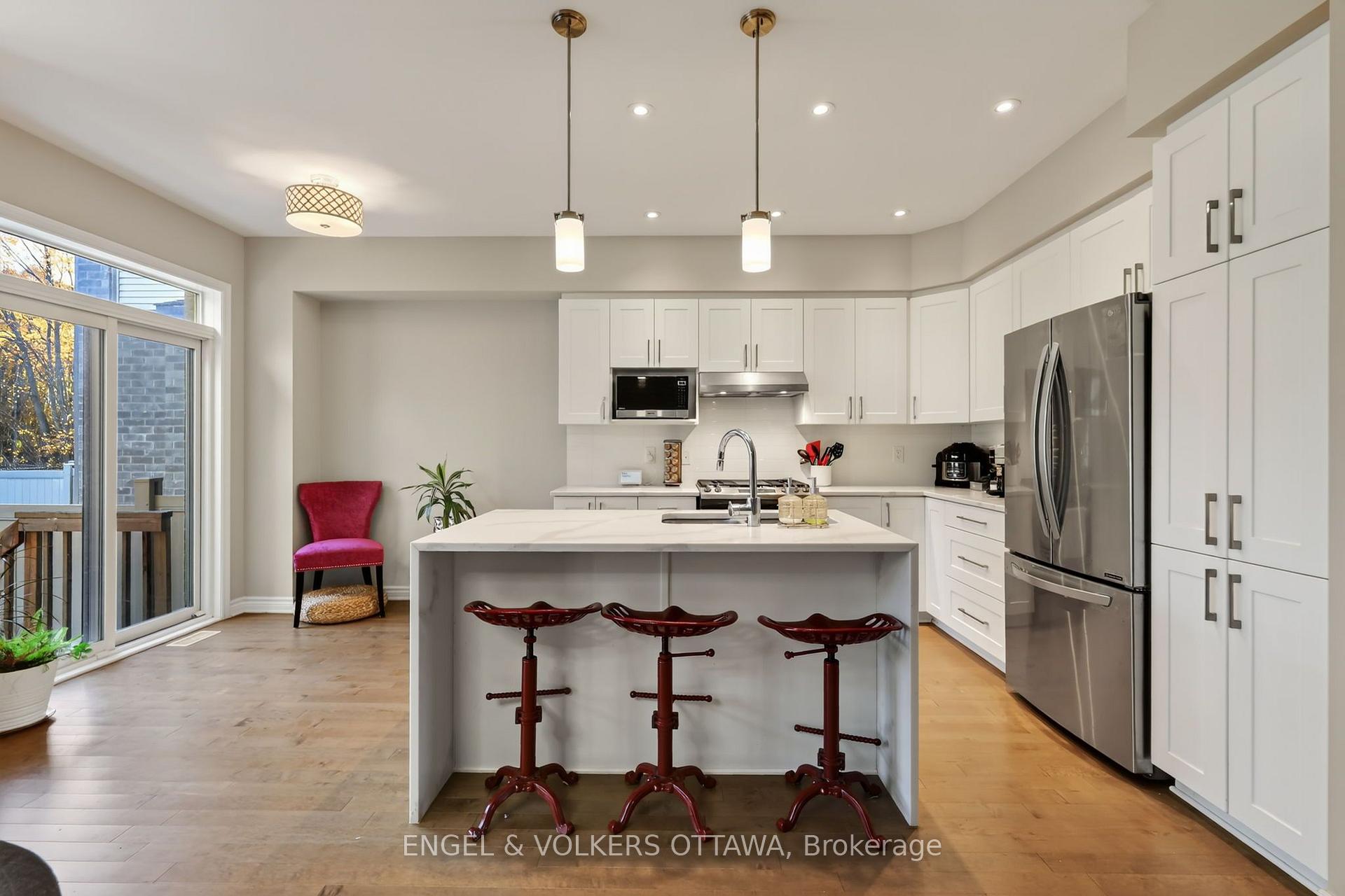 Photo 11 of 546 Rowers Way, Ottawa, Riverside South/Gloucester Glen — HOMEH