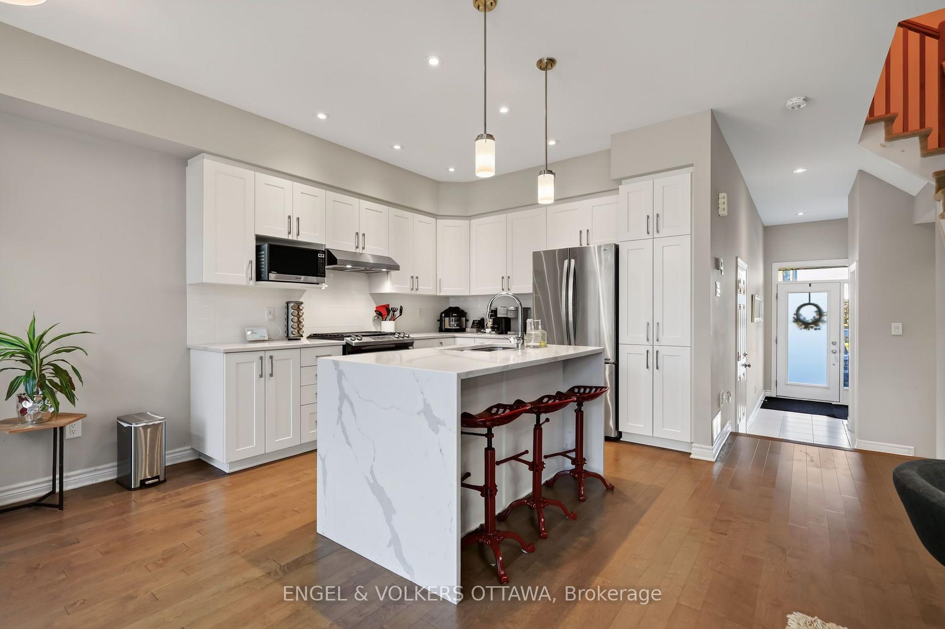 Photo 12 of 546 Rowers Way, Ottawa, Riverside South/Gloucester Glen — HOMEH