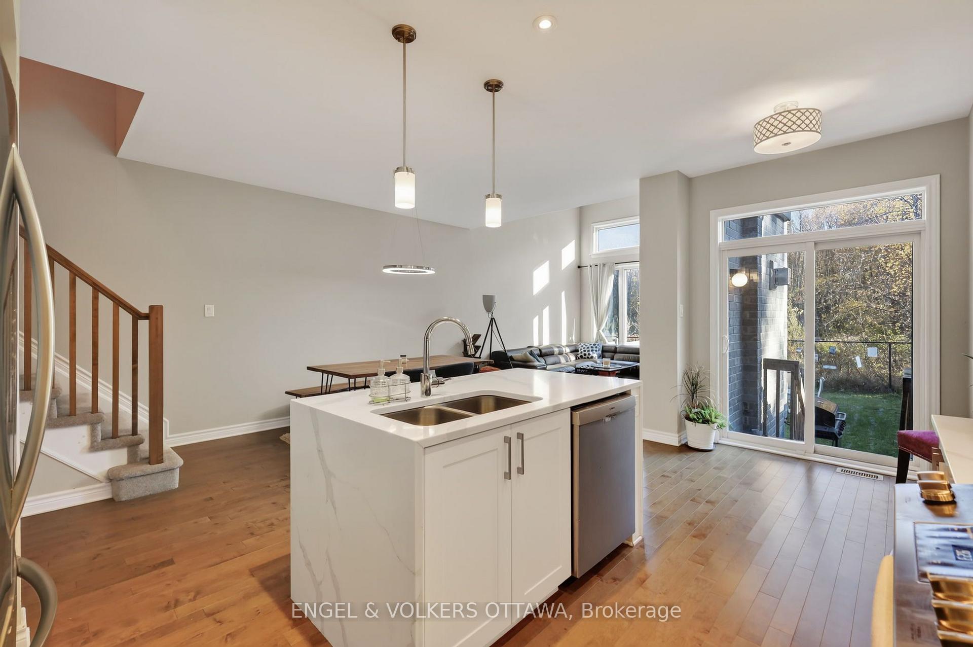 Photo 16 of 546 Rowers Way, Ottawa, Riverside South/Gloucester Glen — HOMEH