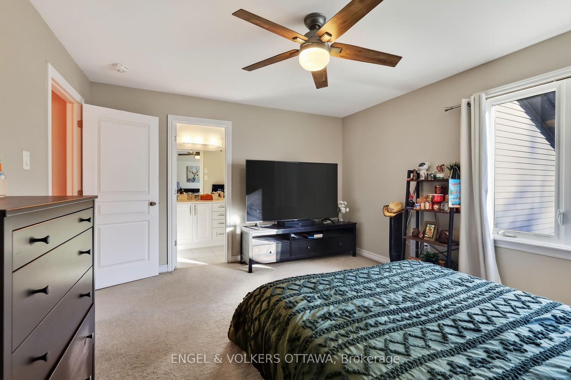 Photo 31 of 546 Rowers Way, Ottawa, Riverside South/Gloucester Glen — HOMEH