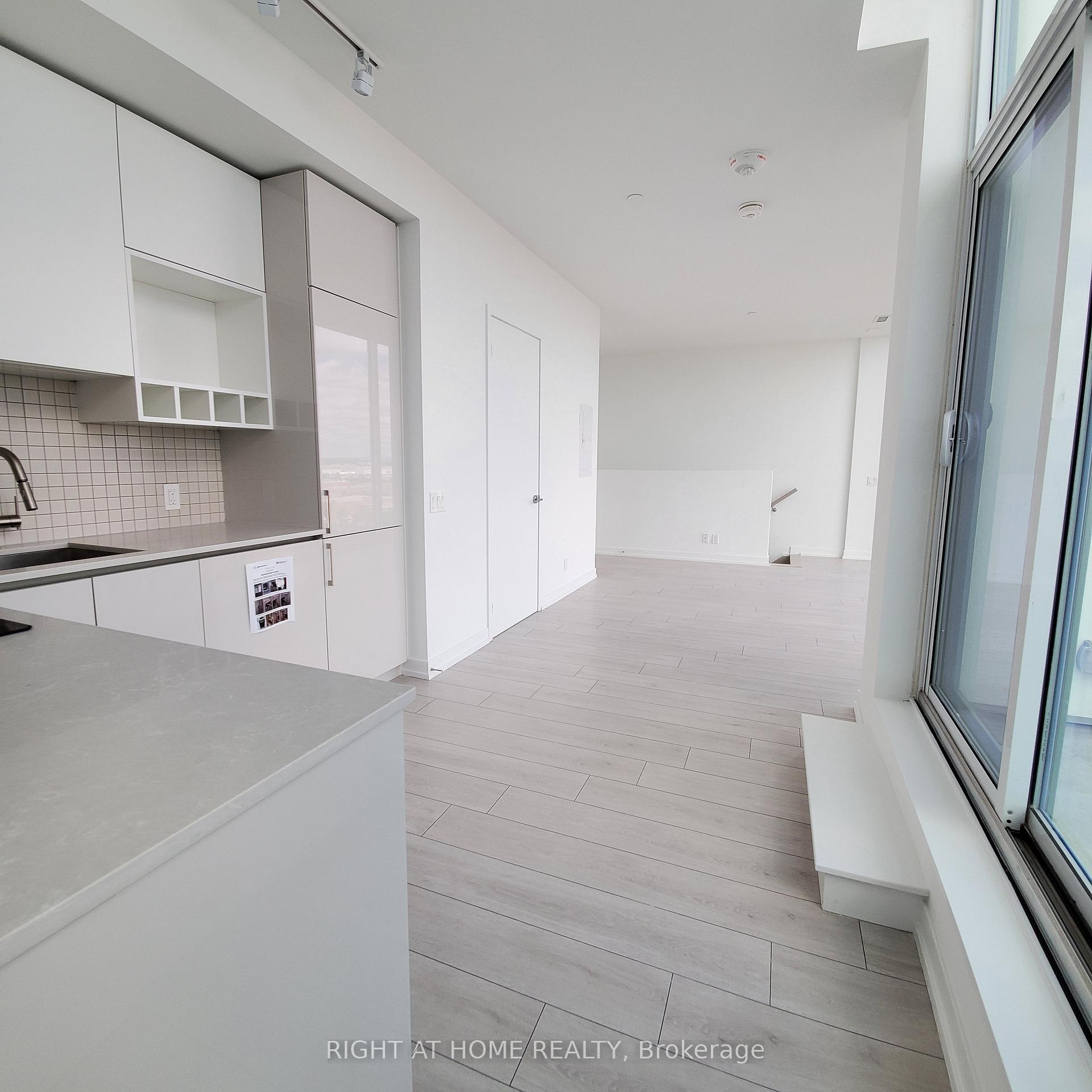 Photo 4 of Unit 808, 950 Portage Parkway, Vaughan, Vaughan Corporate Centre — HOMEH