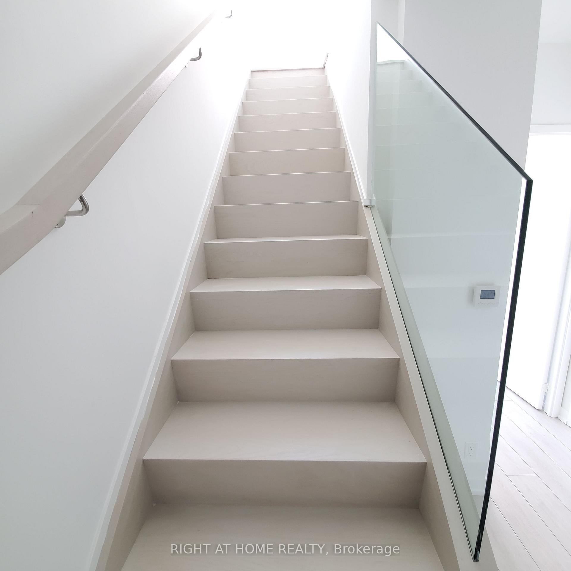 Photo 9 of Unit 808, 950 Portage Parkway, Vaughan, Vaughan Corporate Centre — HOMEH
