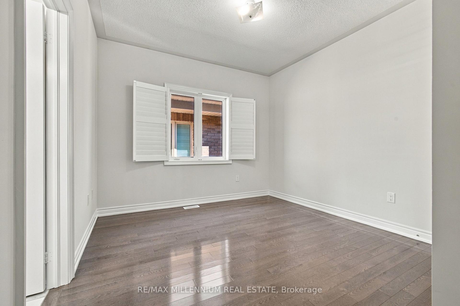 Photo 24 of 109 Alistair Crescent, Vaughan, Kleinburg — HOMEH