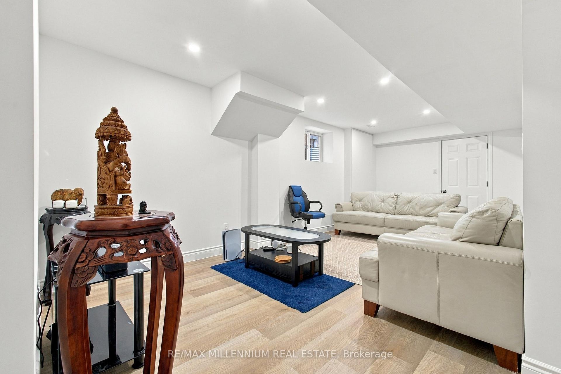 Photo 32 of 109 Alistair Crescent, Vaughan, Kleinburg — HOMEH