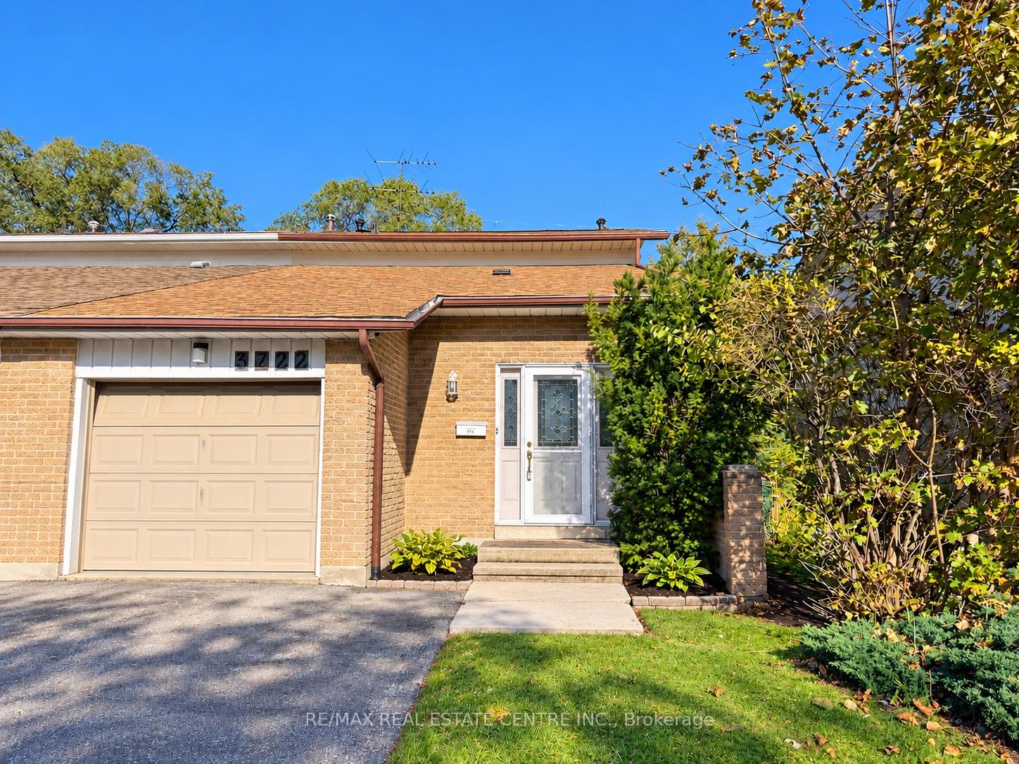 Photo 4 of 3722 Ellengale Drive, Mississauga, Erindale — HOMEH