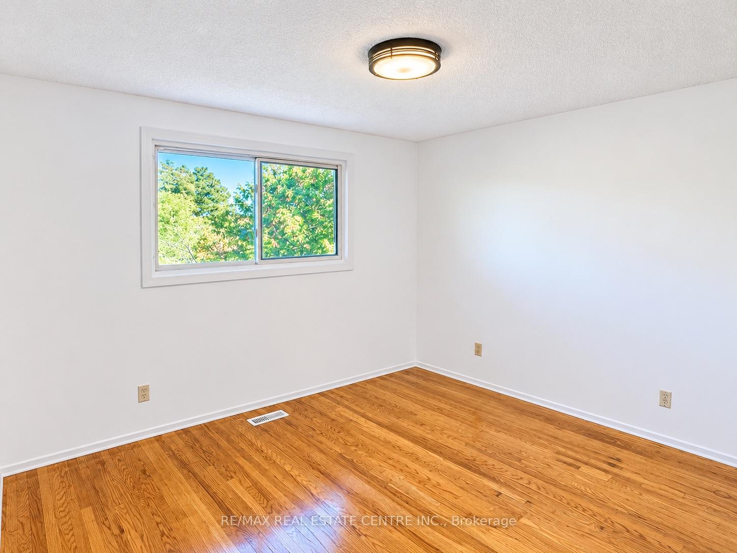 Photo 5 of 3722 Ellengale Drive, Mississauga, Erindale — HOMEH