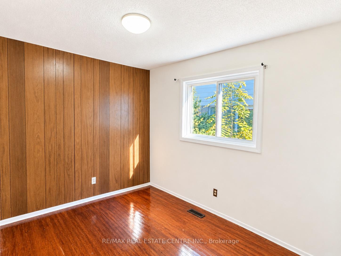 Photo 7 of 3722 Ellengale Drive, Mississauga, Erindale — HOMEH