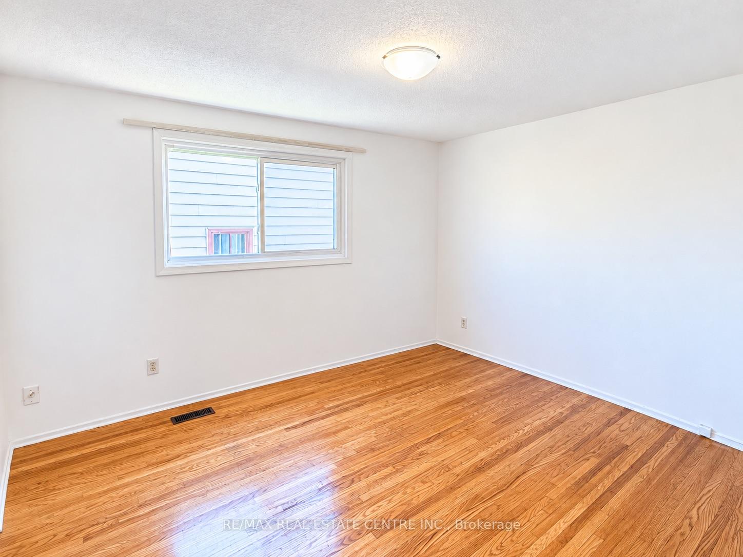 Photo 22 of 3722 Ellengale Drive, Mississauga, Erindale — HOMEH