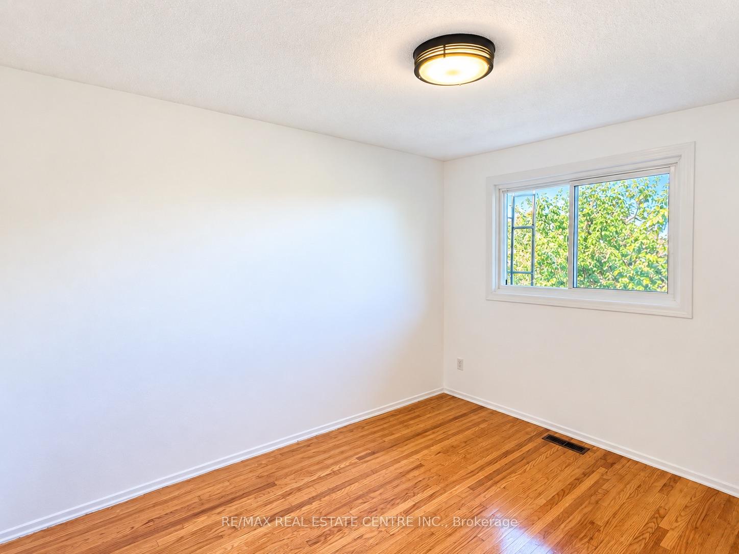 Photo 24 of 3722 Ellengale Drive, Mississauga, Erindale — HOMEH