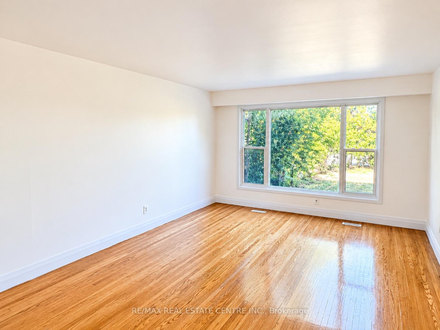 Photo 25 of 3722 Ellengale Drive, Mississauga, Erindale — HOMEH