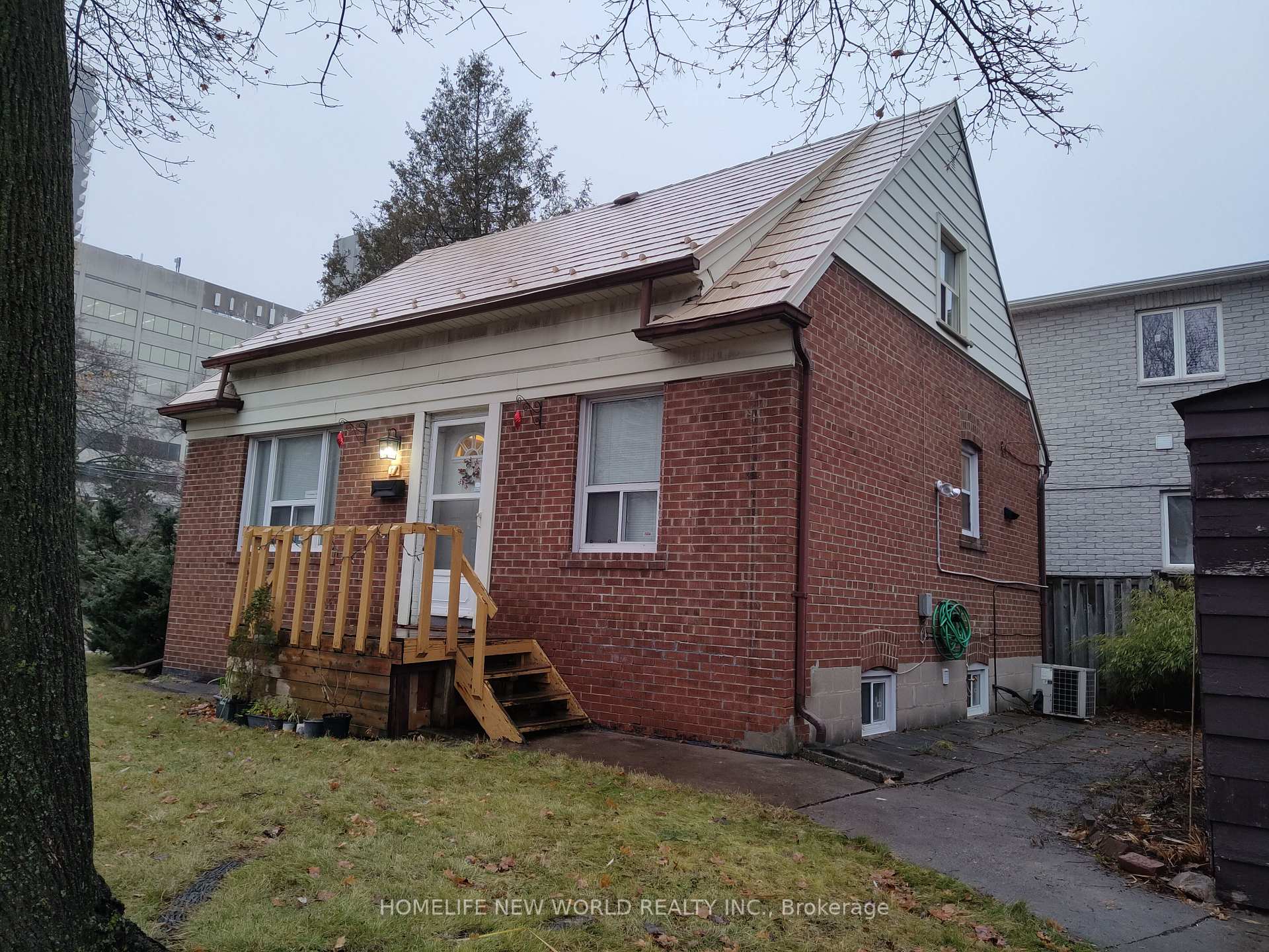 Photo 1 of Unit Gr, 2nd, 17 Bonnington Place, North York, Willowdale East — HOMEH