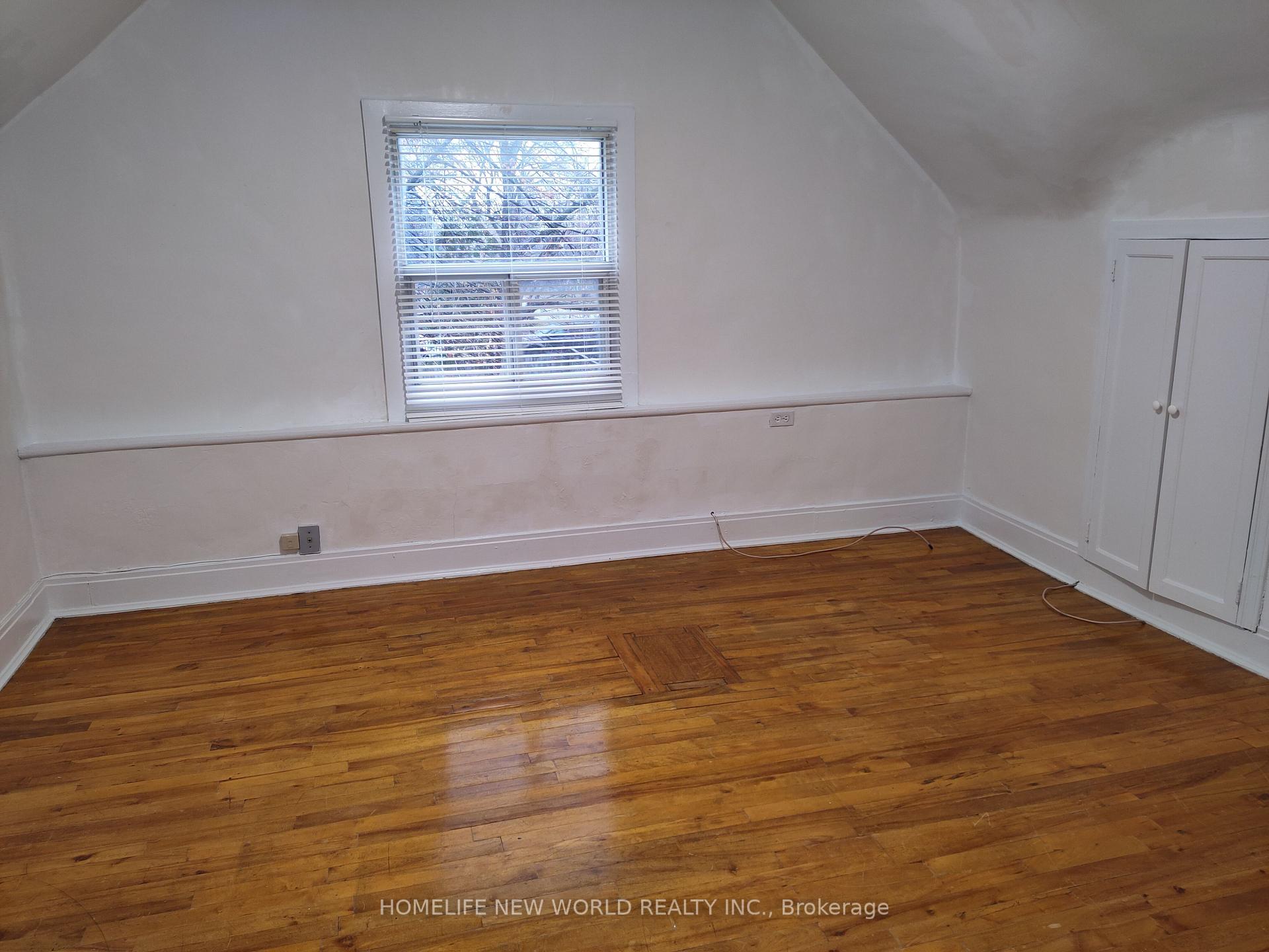 Photo 7 of Unit Gr, 2nd, 17 Bonnington Place, North York, Willowdale East — HOMEH