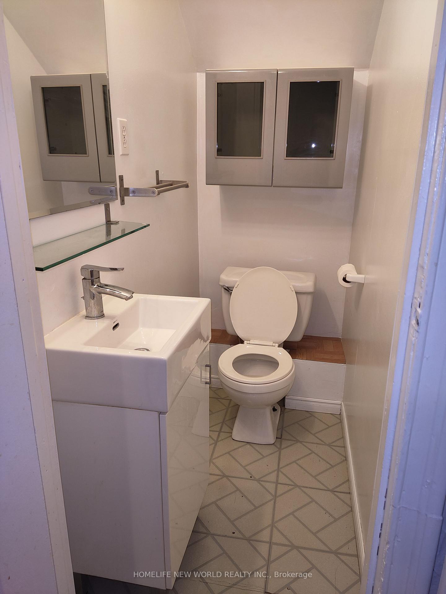 Photo 9 of Unit Gr, 2nd, 17 Bonnington Place, North York, Willowdale East — HOMEH