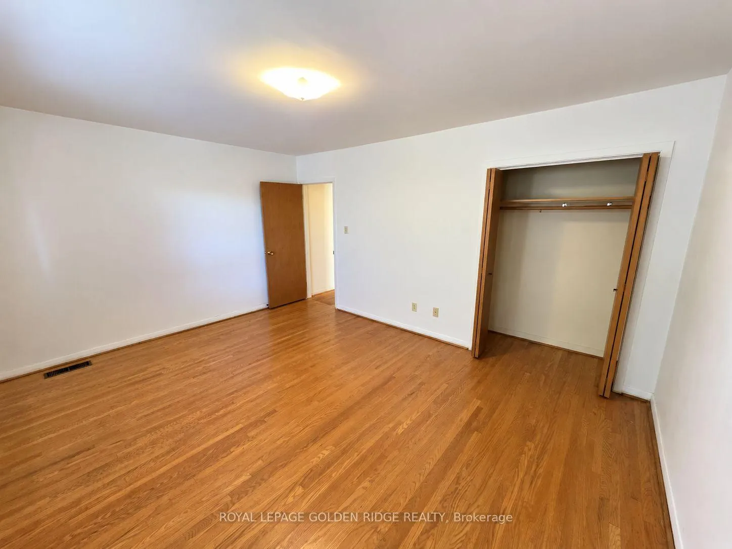 Photo 11 of 89 Spruce Hill Road, Toronto, The Beaches — HOMEH