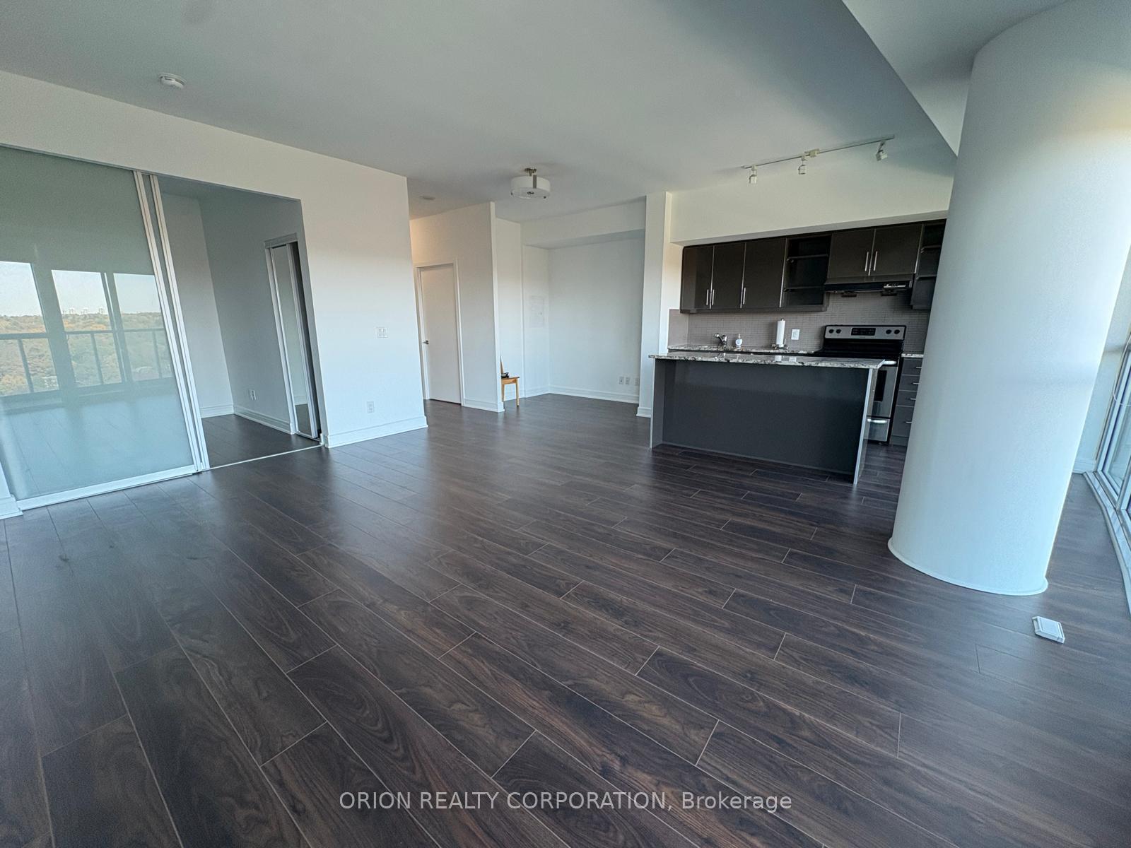Photo 6 of Unit 1105, 35 Brian Peck Crescent, Toronto, Thorncliffe Park — HOMEH
