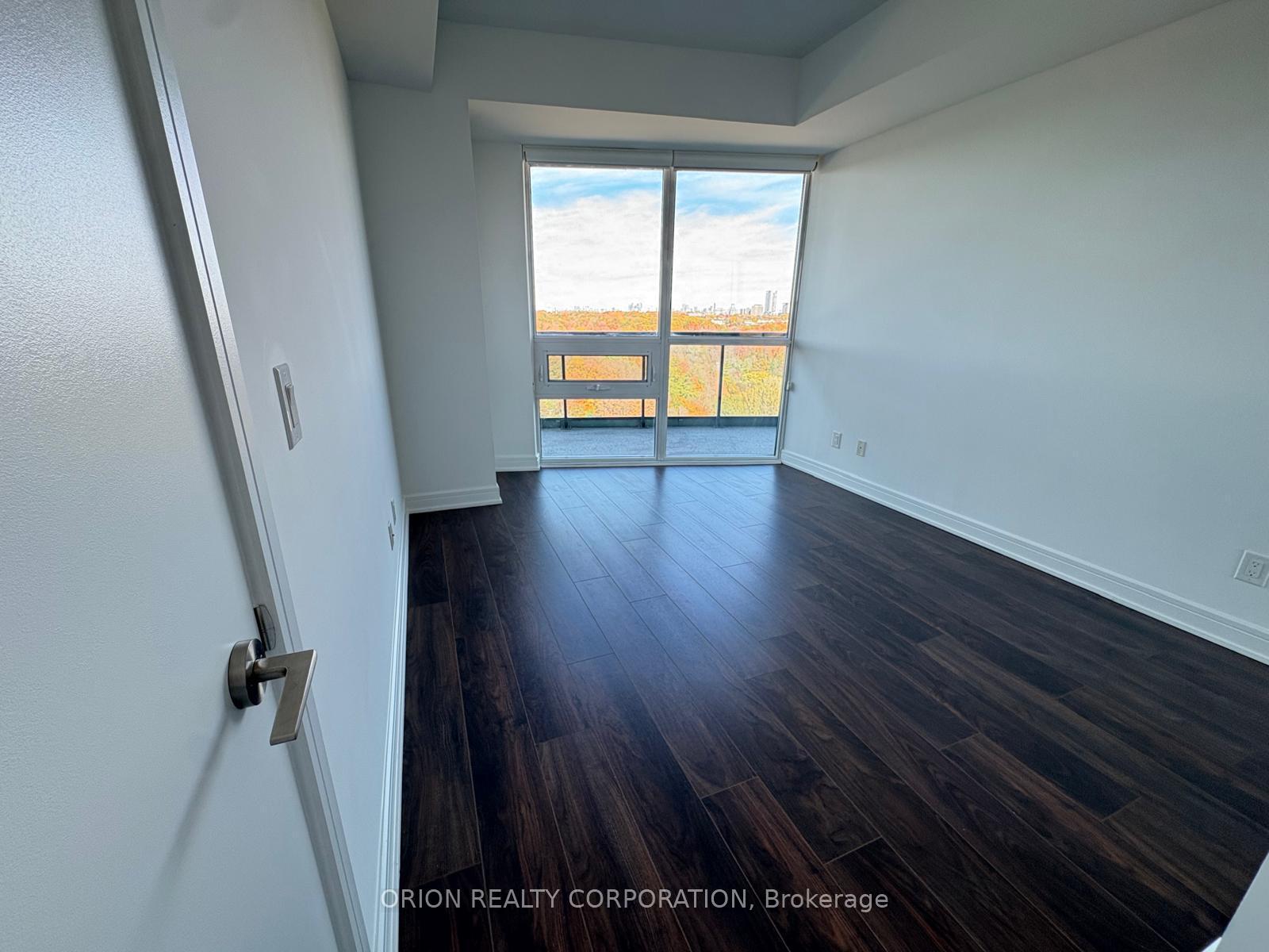 Photo 9 of Unit 1105, 35 Brian Peck Crescent, Toronto, Thorncliffe Park — HOMEH
