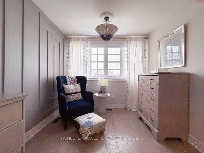 Photo 18 of 26 Windsor Circle, Niagara-on-the-Lake, Town — HOMEH
