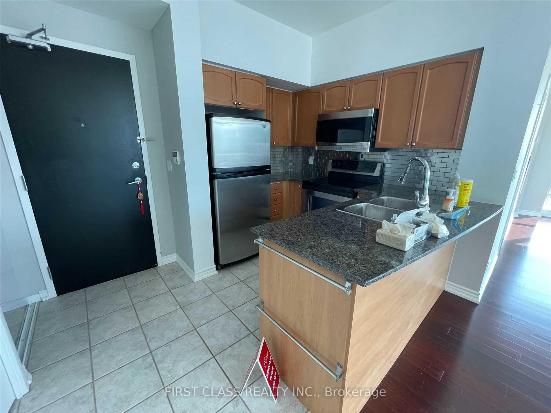 Photo 3 of Unit 2004, 231 Fort York Boulevard, Toronto, Niagara — HOMEH