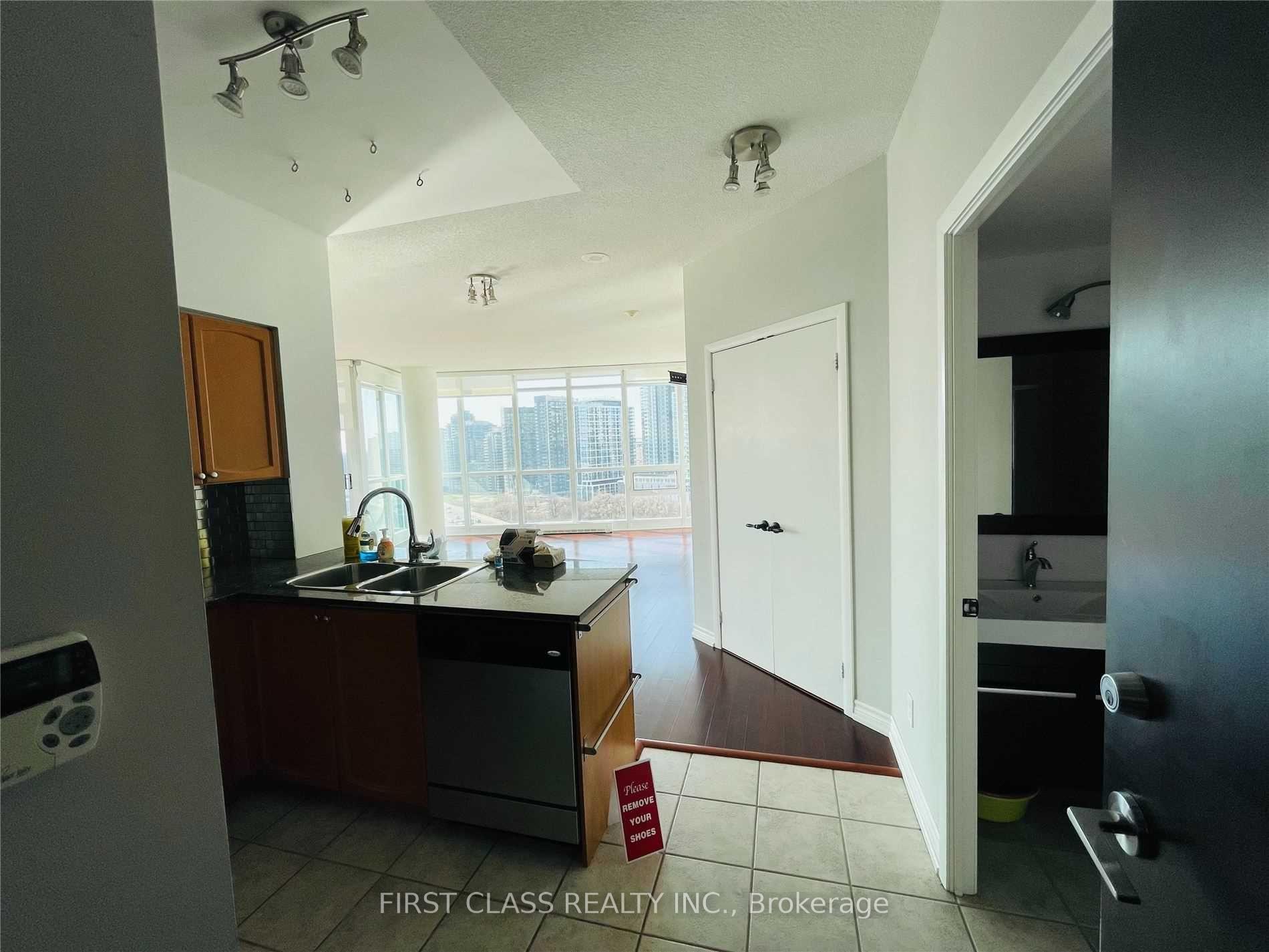 Photo 2 of Unit 2004, 231 Fort York Boulevard, Toronto, Niagara — HOMEH