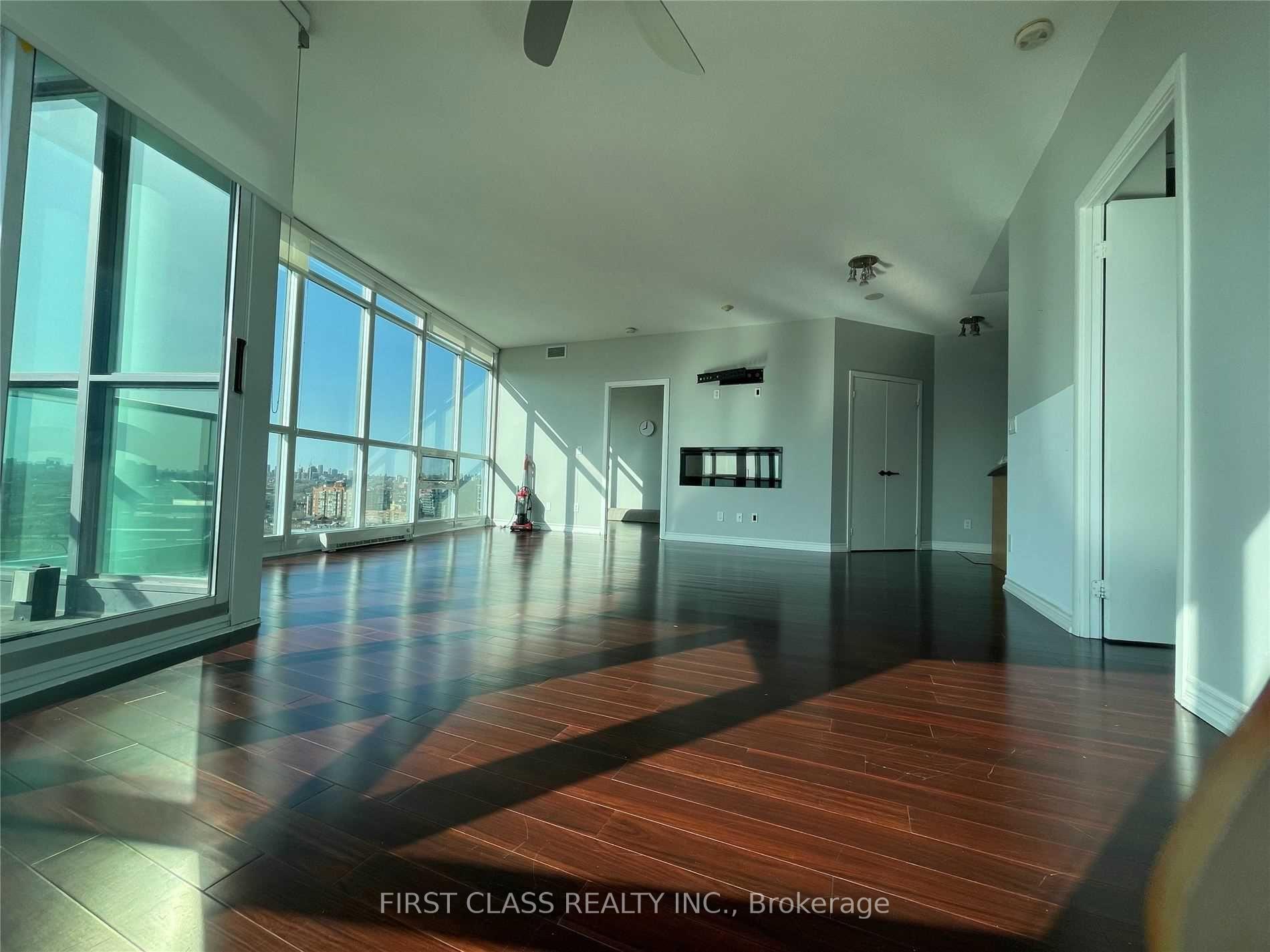 Photo 7 of Unit 2004, 231 Fort York Boulevard, Toronto, Niagara — HOMEH