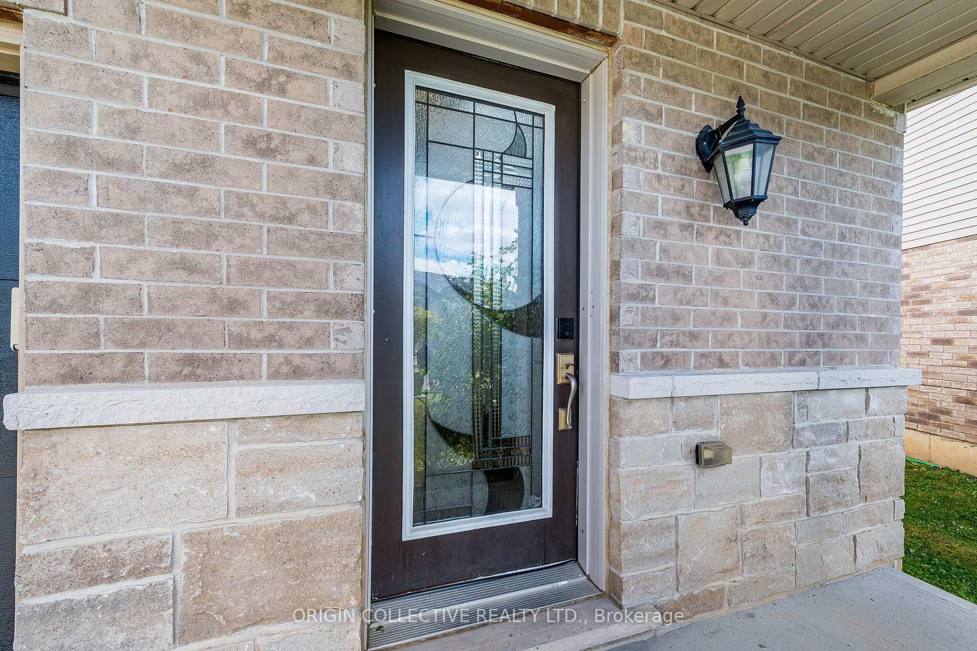 Photo 9 of 136 Westbank Trail E, Hamilton, Stoney Creek Mountain — HOMEH