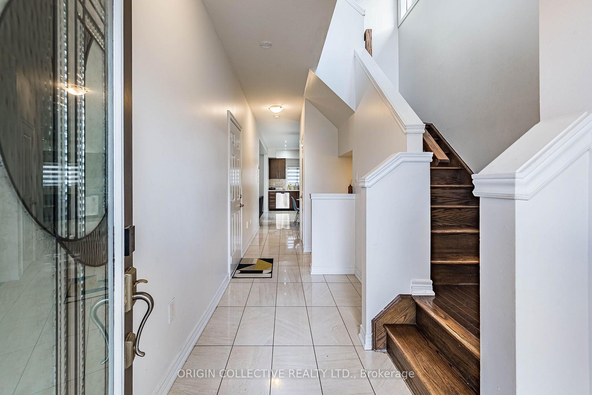 Photo 10 of 136 Westbank Trail E, Hamilton, Stoney Creek Mountain — HOMEH