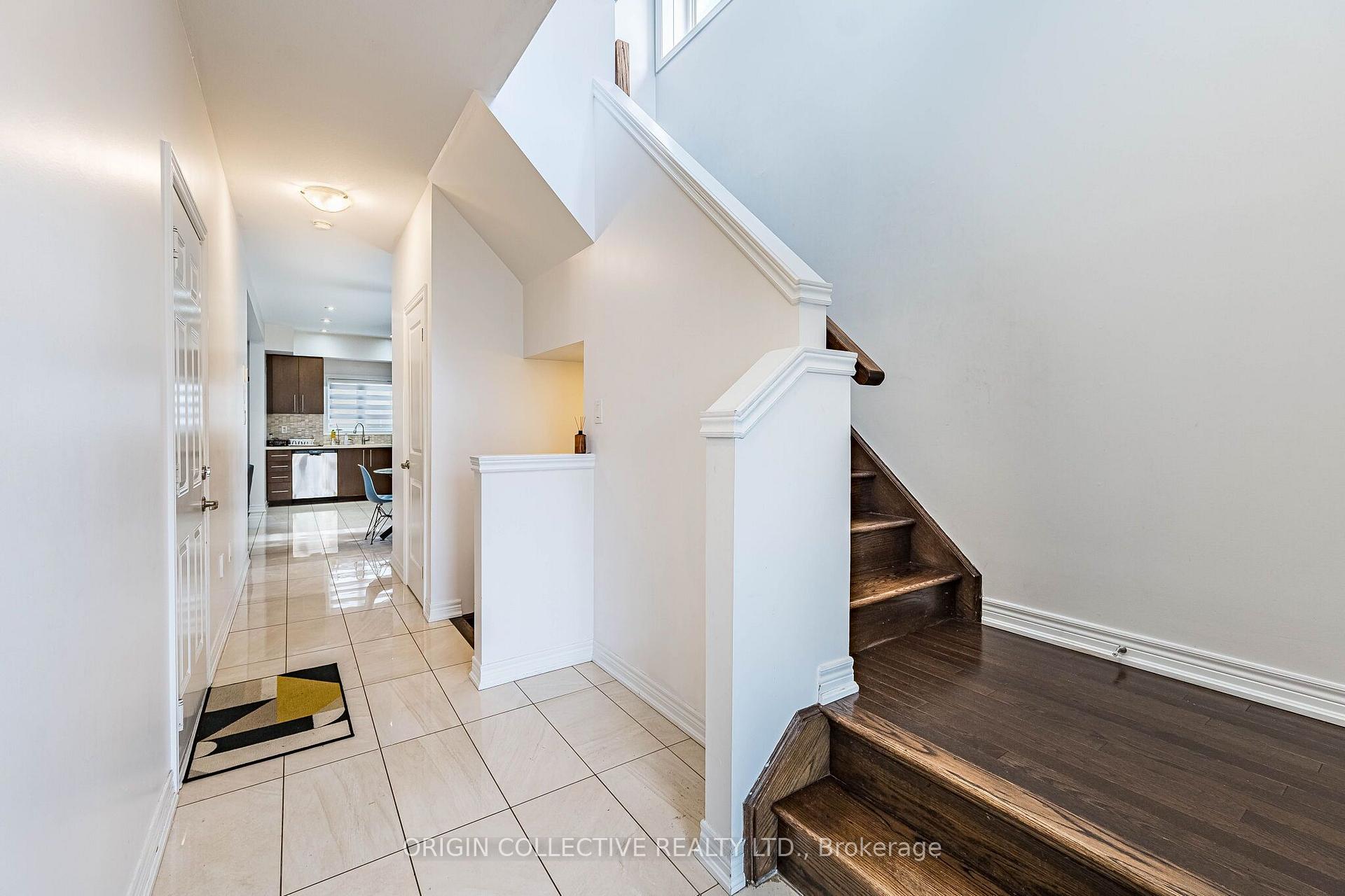 Photo 11 of 136 Westbank Trail E, Hamilton, Stoney Creek Mountain — HOMEH