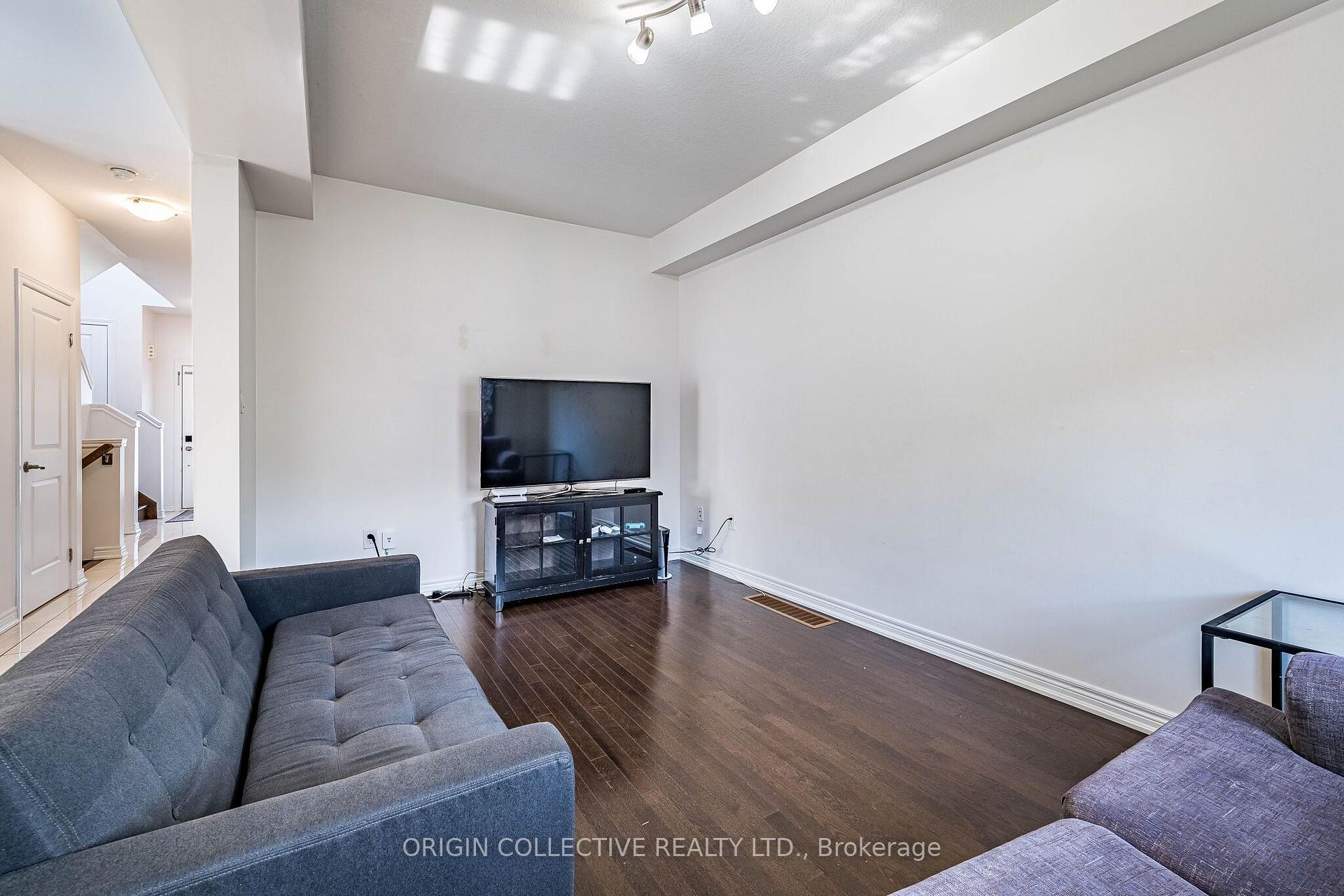 Photo 18 of 136 Westbank Trail E, Hamilton, Stoney Creek Mountain — HOMEH