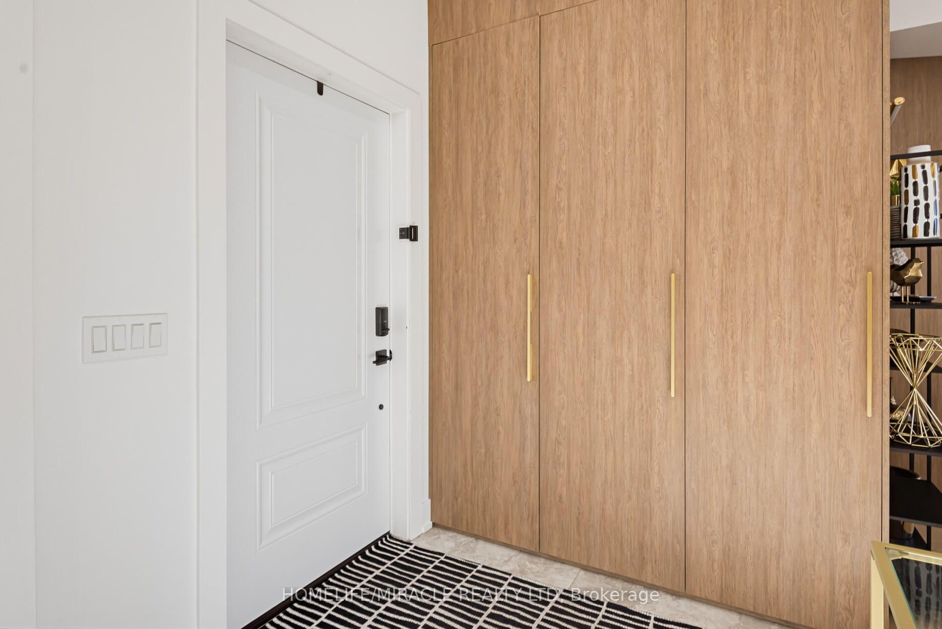 Photo 6 of 8 Laurelwood Crescent, Etobicoke, Willowridge-Martingrove-Richview — HOMEH