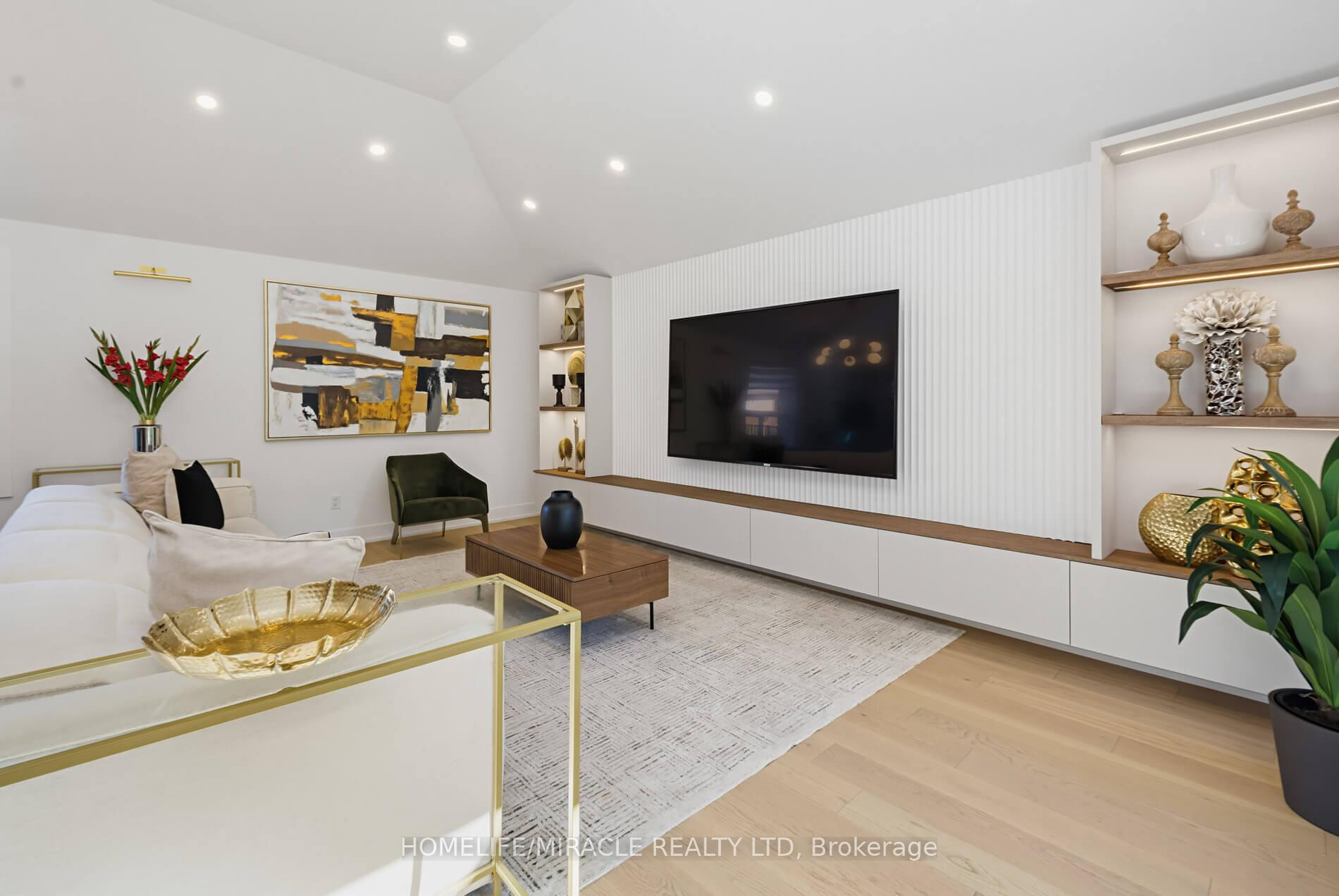 Photo 7 of 8 Laurelwood Crescent, Etobicoke, Willowridge-Martingrove-Richview — HOMEH