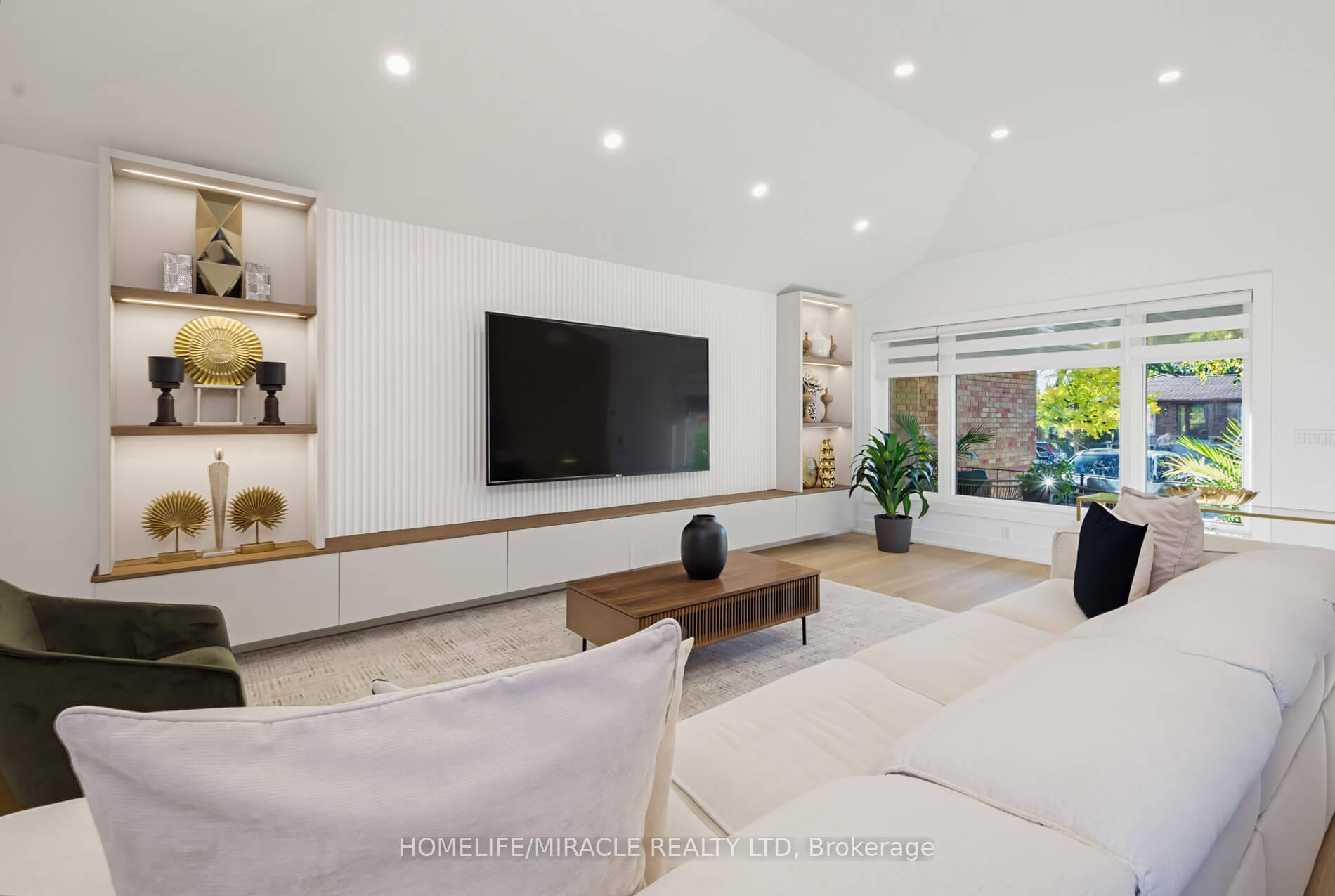 Photo 9 of 8 Laurelwood Crescent, Etobicoke, Willowridge-Martingrove-Richview — HOMEH