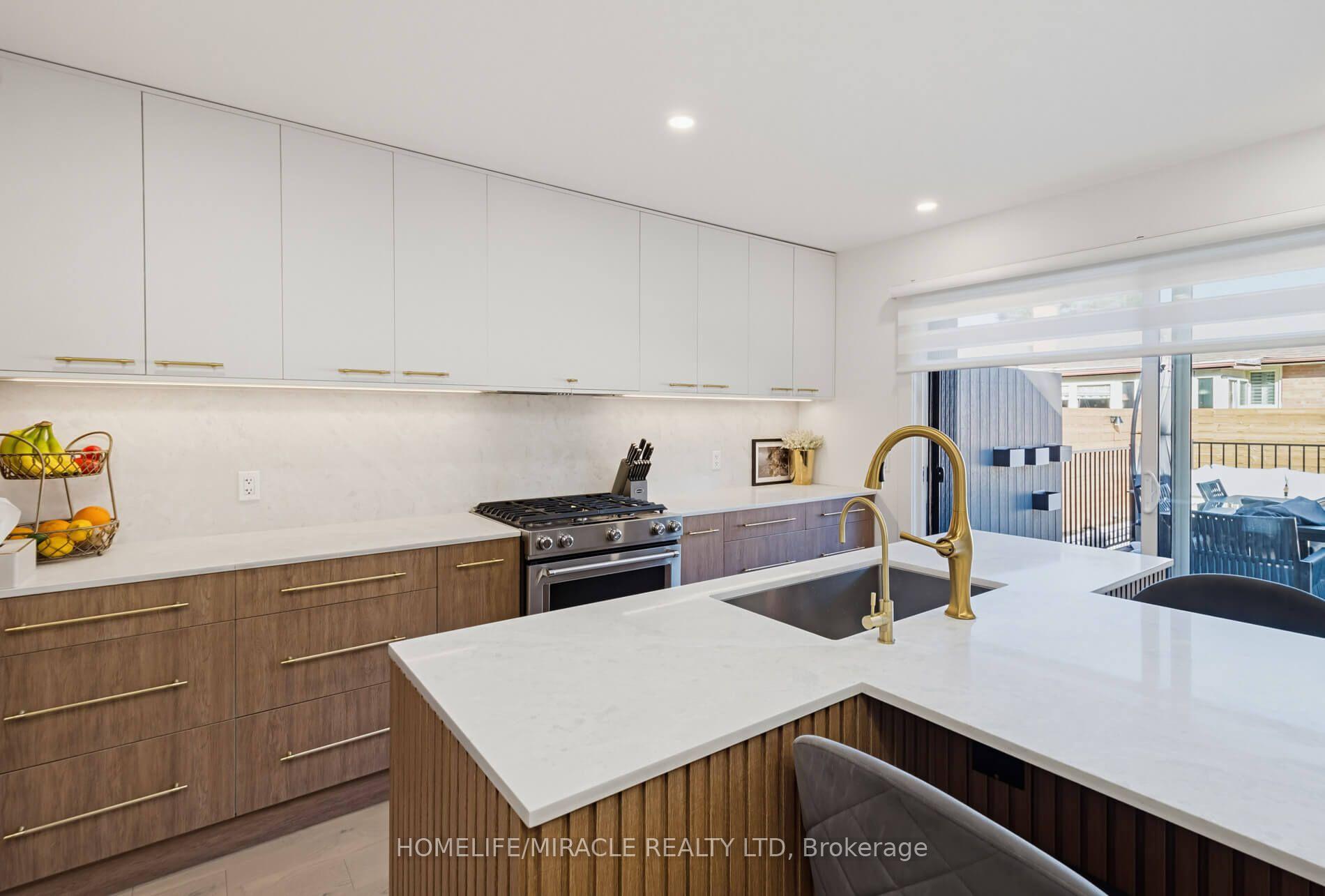 Photo 15 of 8 Laurelwood Crescent, Etobicoke, Willowridge-Martingrove-Richview — HOMEH