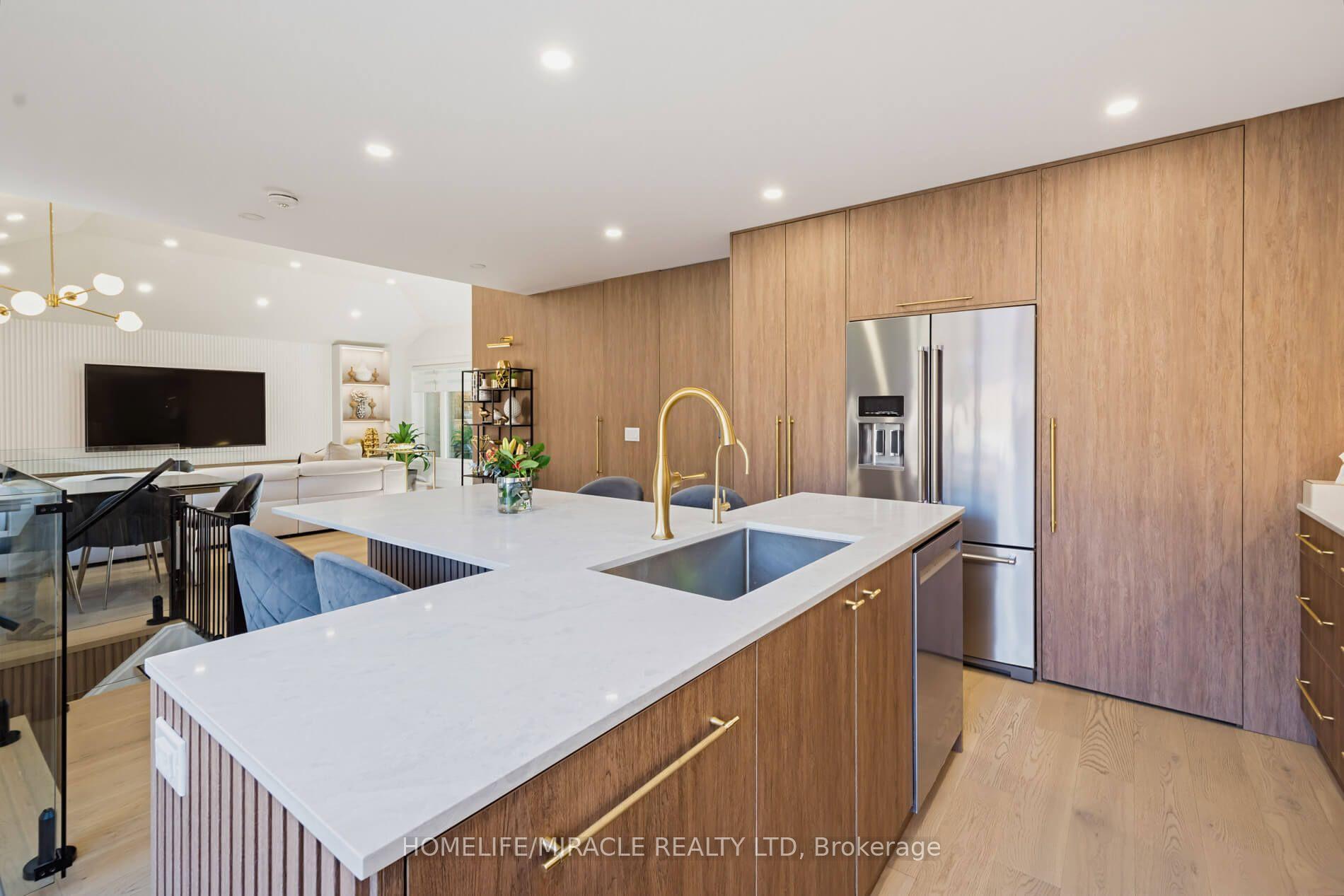 Photo 18 of 8 Laurelwood Crescent, Etobicoke, Willowridge-Martingrove-Richview — HOMEH