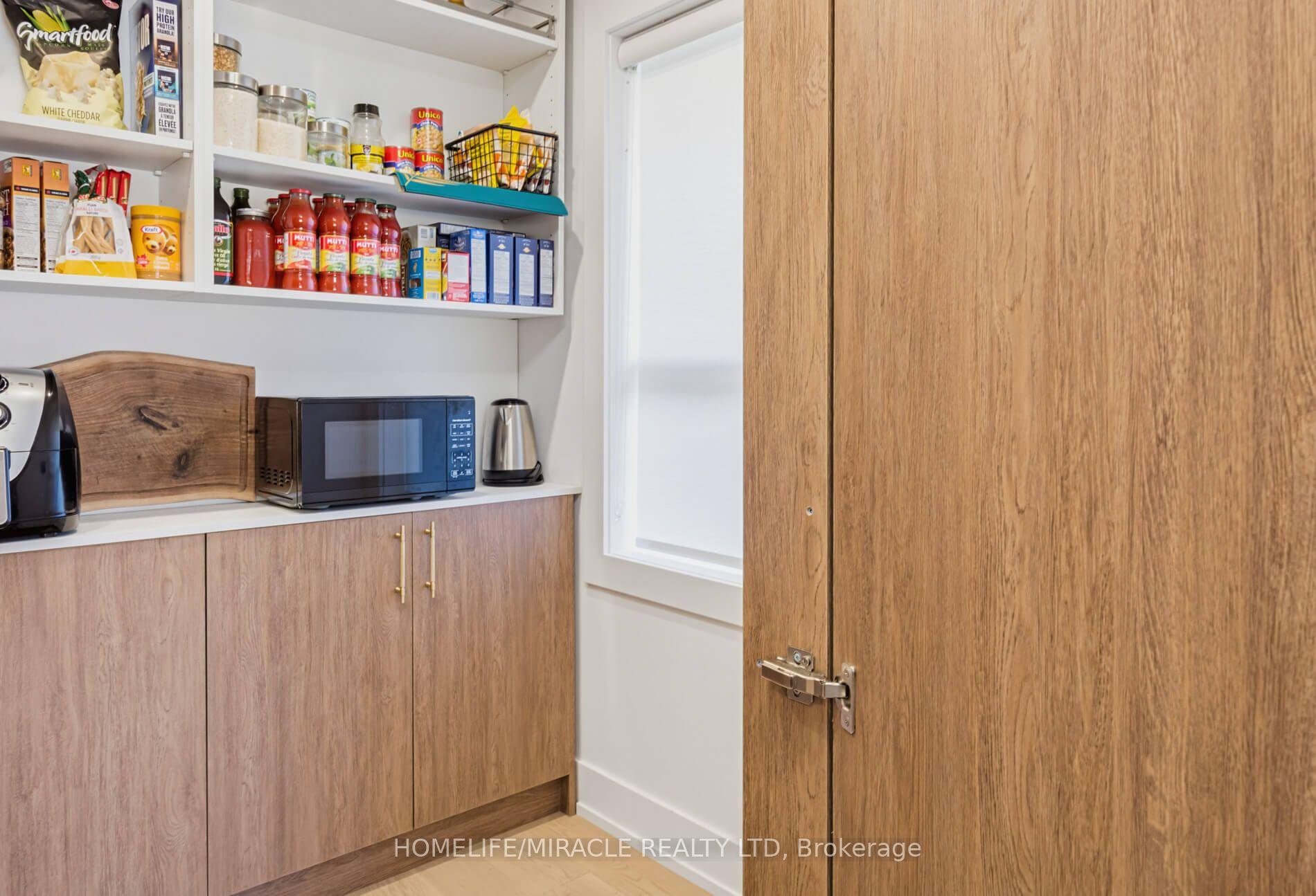 Photo 19 of 8 Laurelwood Crescent, Etobicoke, Willowridge-Martingrove-Richview — HOMEH