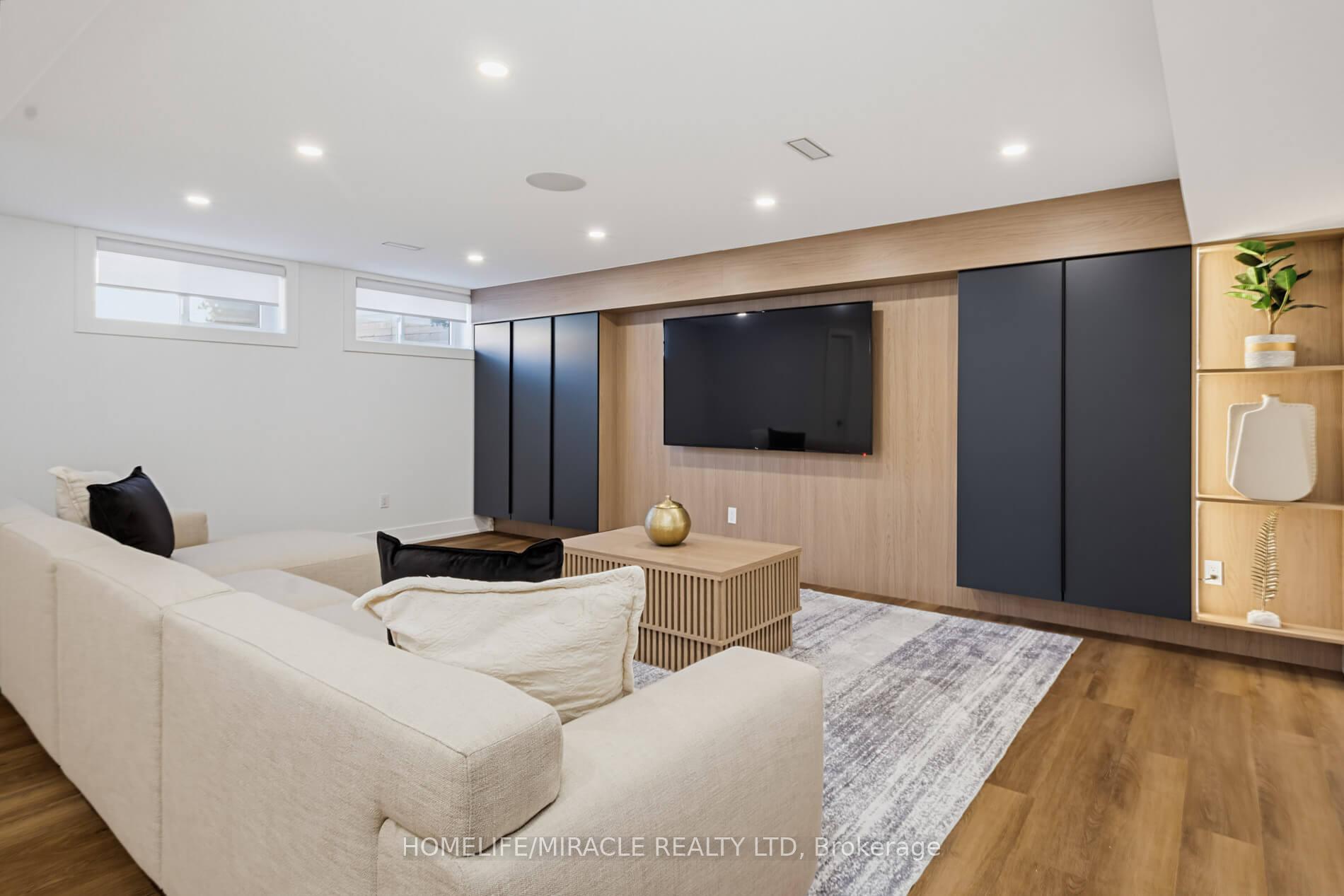 Photo 36 of 8 Laurelwood Crescent, Etobicoke, Willowridge-Martingrove-Richview — HOMEH