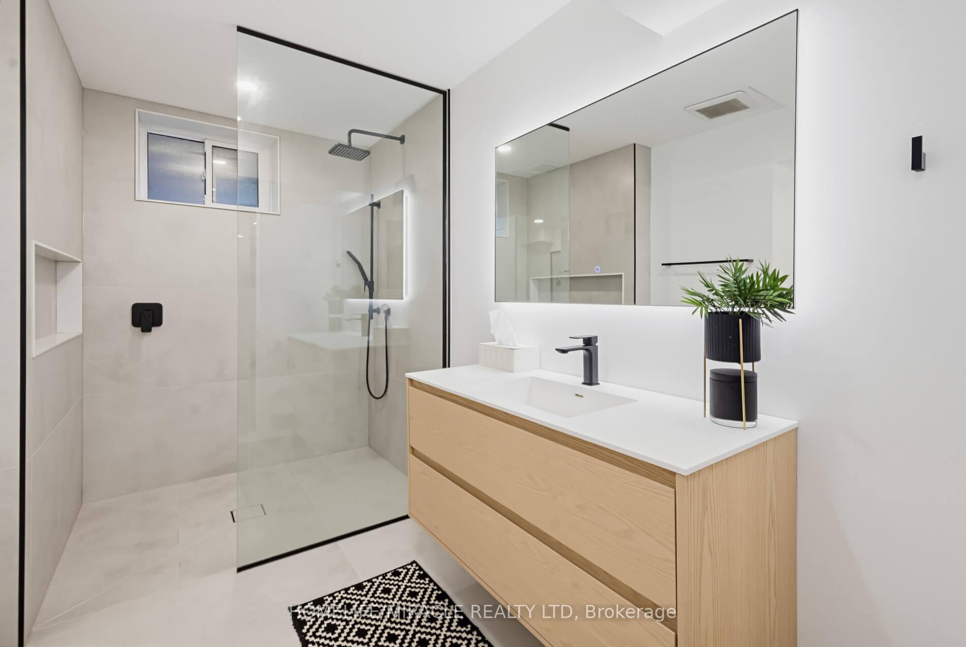Photo 40 of 8 Laurelwood Crescent, Etobicoke, Willowridge-Martingrove-Richview — HOMEH