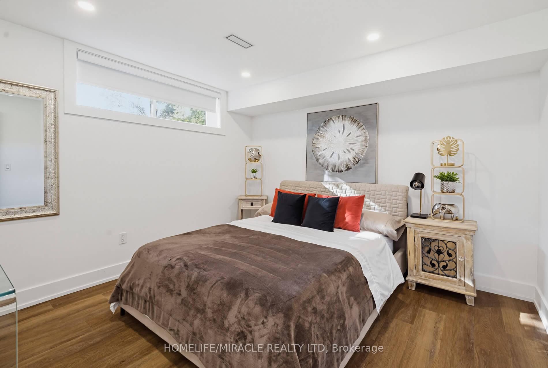 Photo 41 of 8 Laurelwood Crescent, Etobicoke, Willowridge-Martingrove-Richview — HOMEH