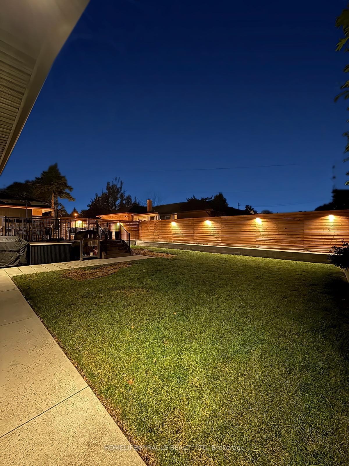 Photo 47 of 8 Laurelwood Crescent, Etobicoke, Willowridge-Martingrove-Richview — HOMEH